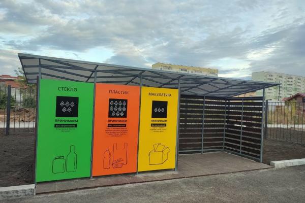 В Сысерти из вторсырья делают контейнерные площадки для раздельного сбора мусора - Фото 1