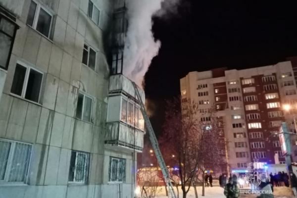 Два человека погибли и три пострадали в горящей многоэтажке на Чайковского - Фото 1