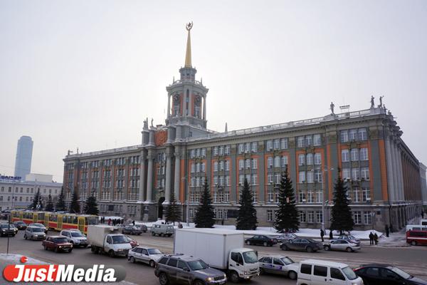 Алексей Орлов сообщил, что петицию об украшении фасада мэрии символами Z и V подал несуществующий человек - Фото 1