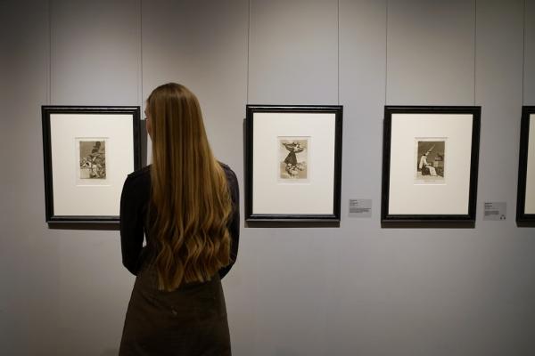 В «Эрмитаж-Урал» открылась выставка, где представлена знаменитая серия работ Франциско Гойи «Капричос» - Фото 1