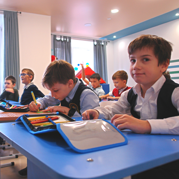 Частная семейная школа Дельфин Альт: высокий уровень знаний и развивающая среда в Берёзовском - Фото 1