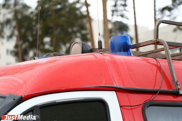 Пожарные спасли зацепившегося штаниной за трубу россиянина - Фото 1