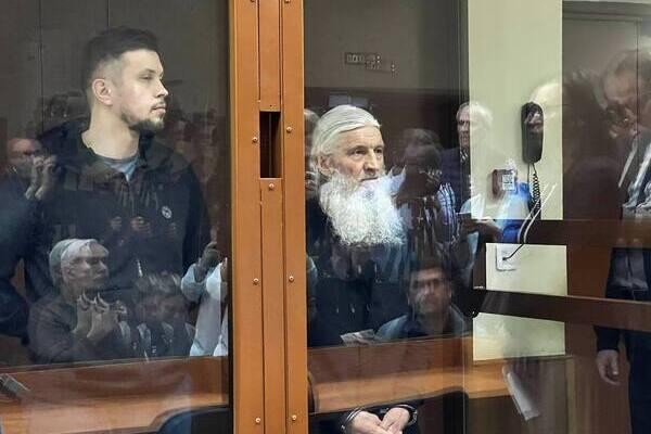 В Москве суд вынес приговор экс-схиигумену Сергию и его пресс-секретарю Всеволоду Могучеву - Фото 1