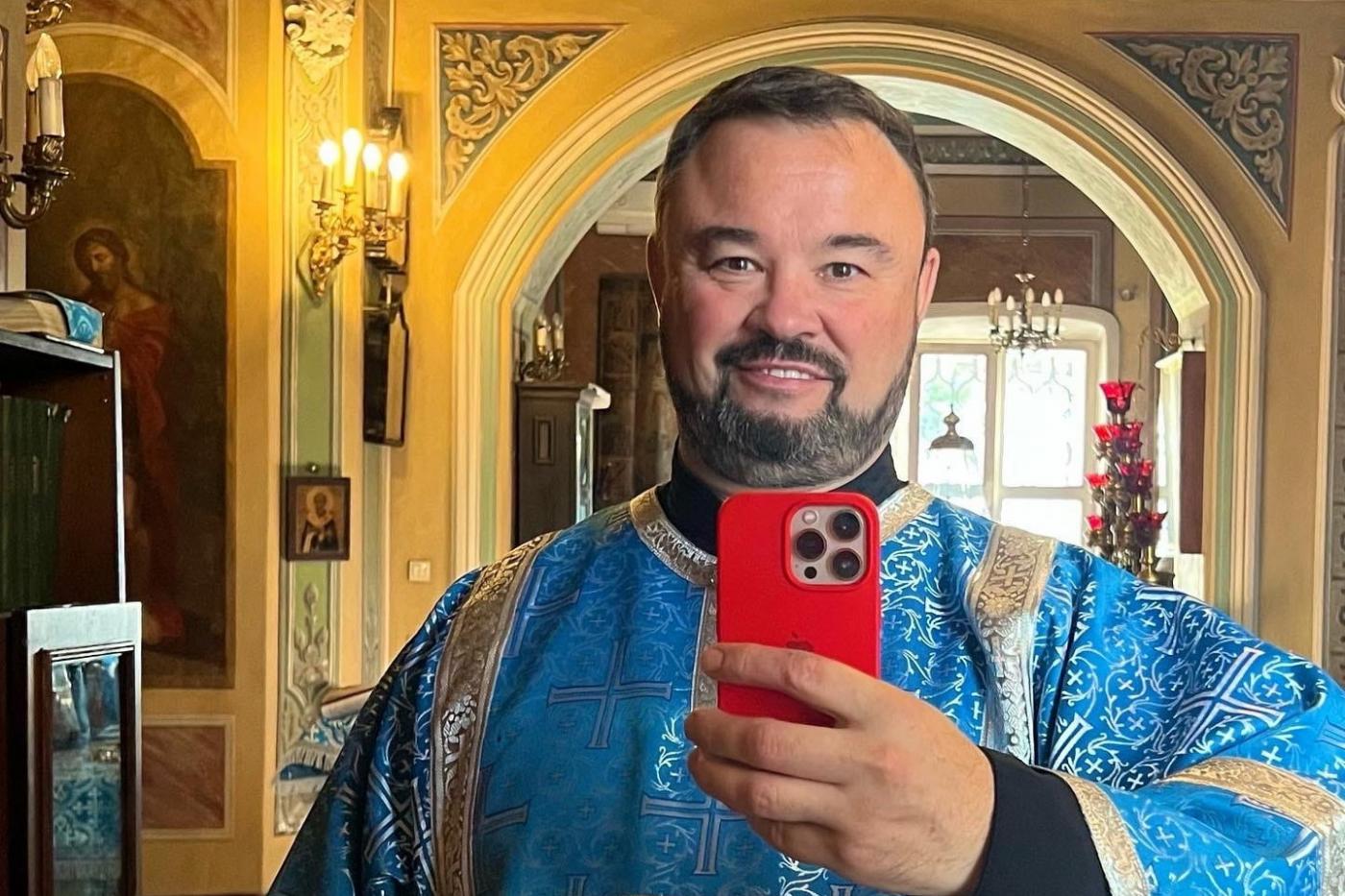 Экс-министр строительства Свердловской области Михаил Жеребцов стал алтарником в московском храме - Фото 1