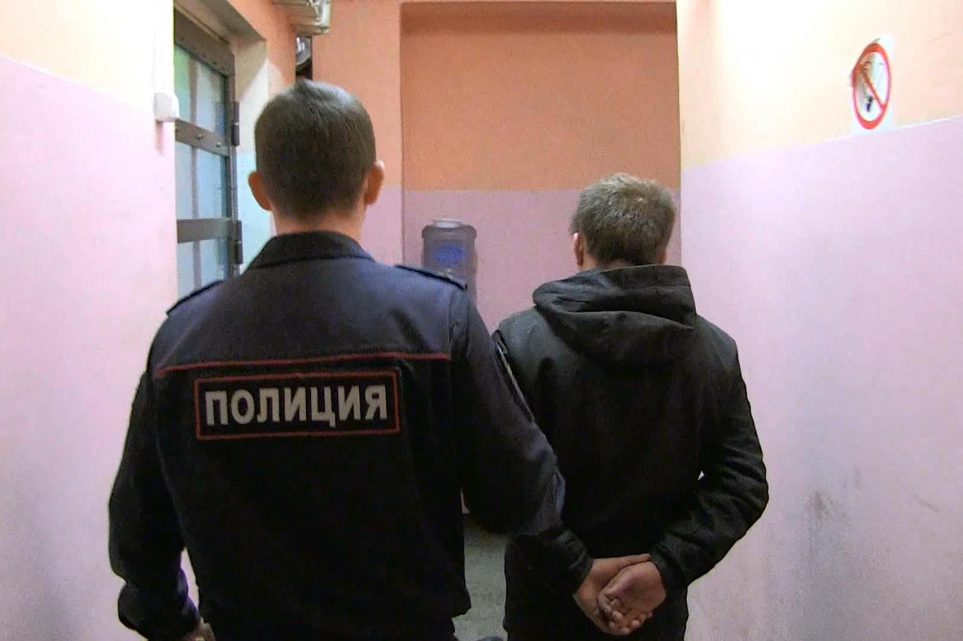 В Екатеринбурге задержали мужчину, который поджигал автомобили - Фото 1