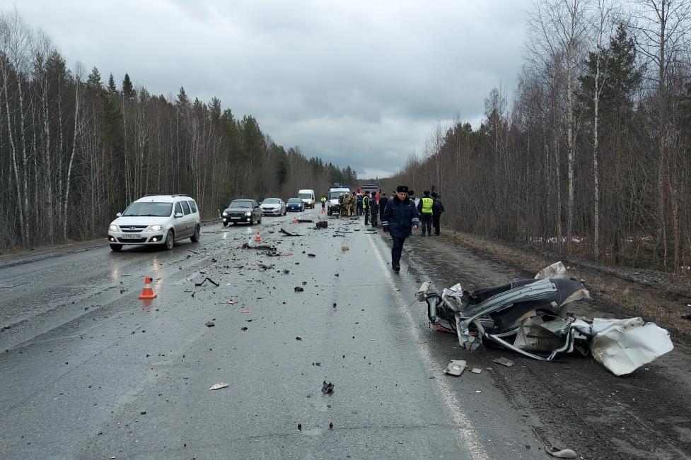 В ДТП на Серовском тракте погиб водитель легковушки и пострадал семимесячный малыш - Фото 1