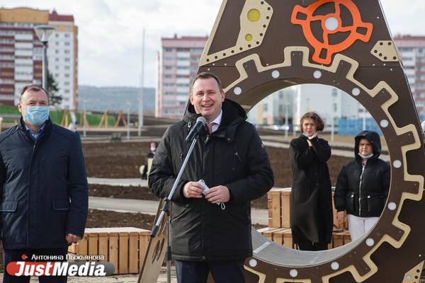 Глава Нижнего Тагила Владислав Пинаев призвал жителей убирать за своими собаками - Фото 1