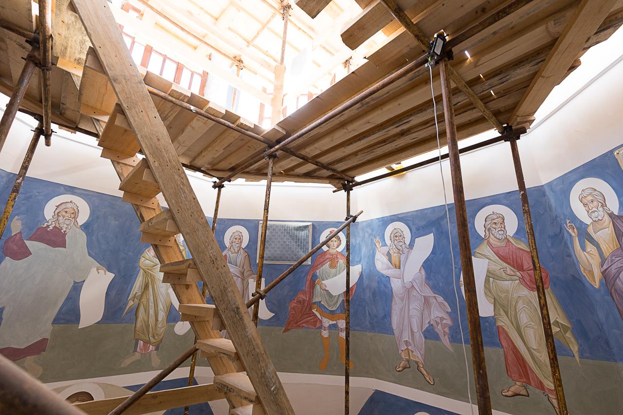 В Свердловской области расписывают старинный храм. Это может увидеть каждый - Фото 1