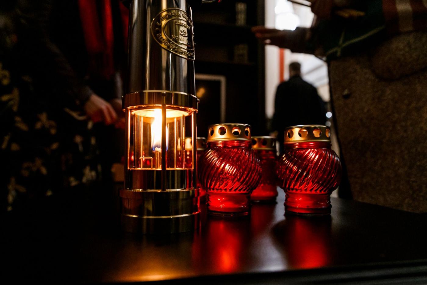 В Екатеринбург привезут Благодатный огонь в ночь с 15 на 16 апреля - Фото 1