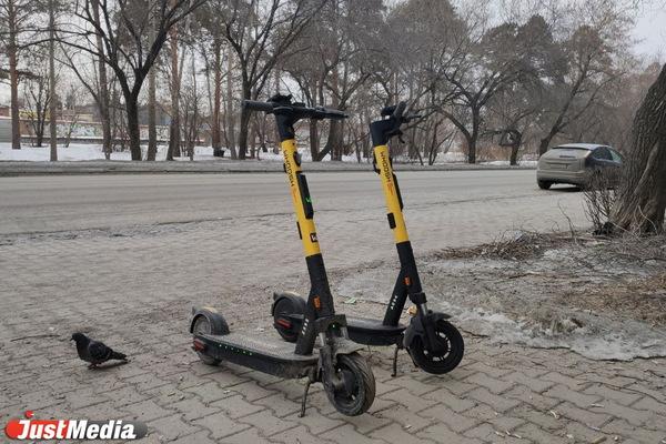 Размеченные парковки под самокаты появятся в Екатеринбурге уже в мае-июне  - Фото 1
