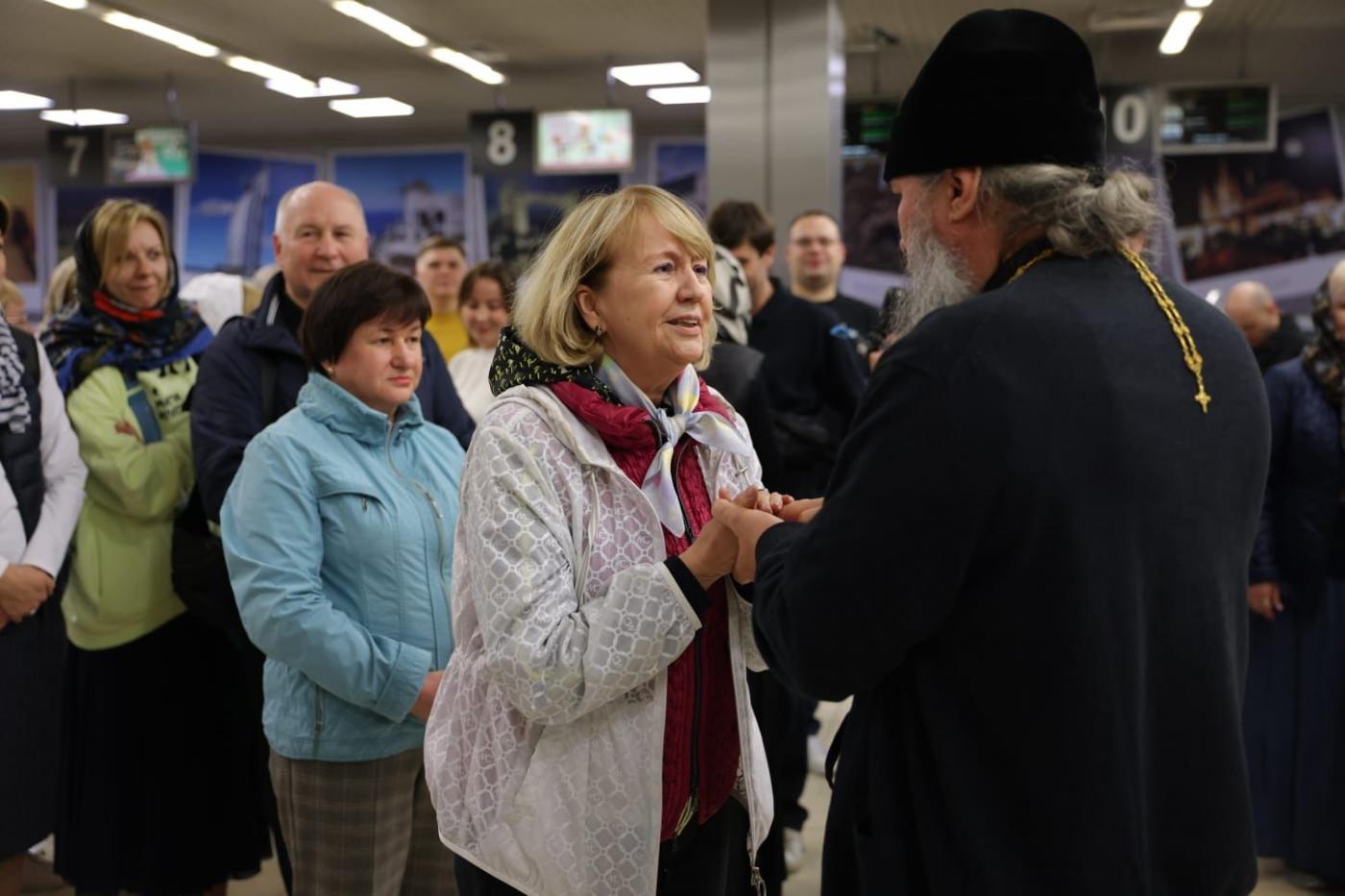 Паломники из Екатеринбурга вылетели в Иерусалим за Благодатным огнем - Фото 1