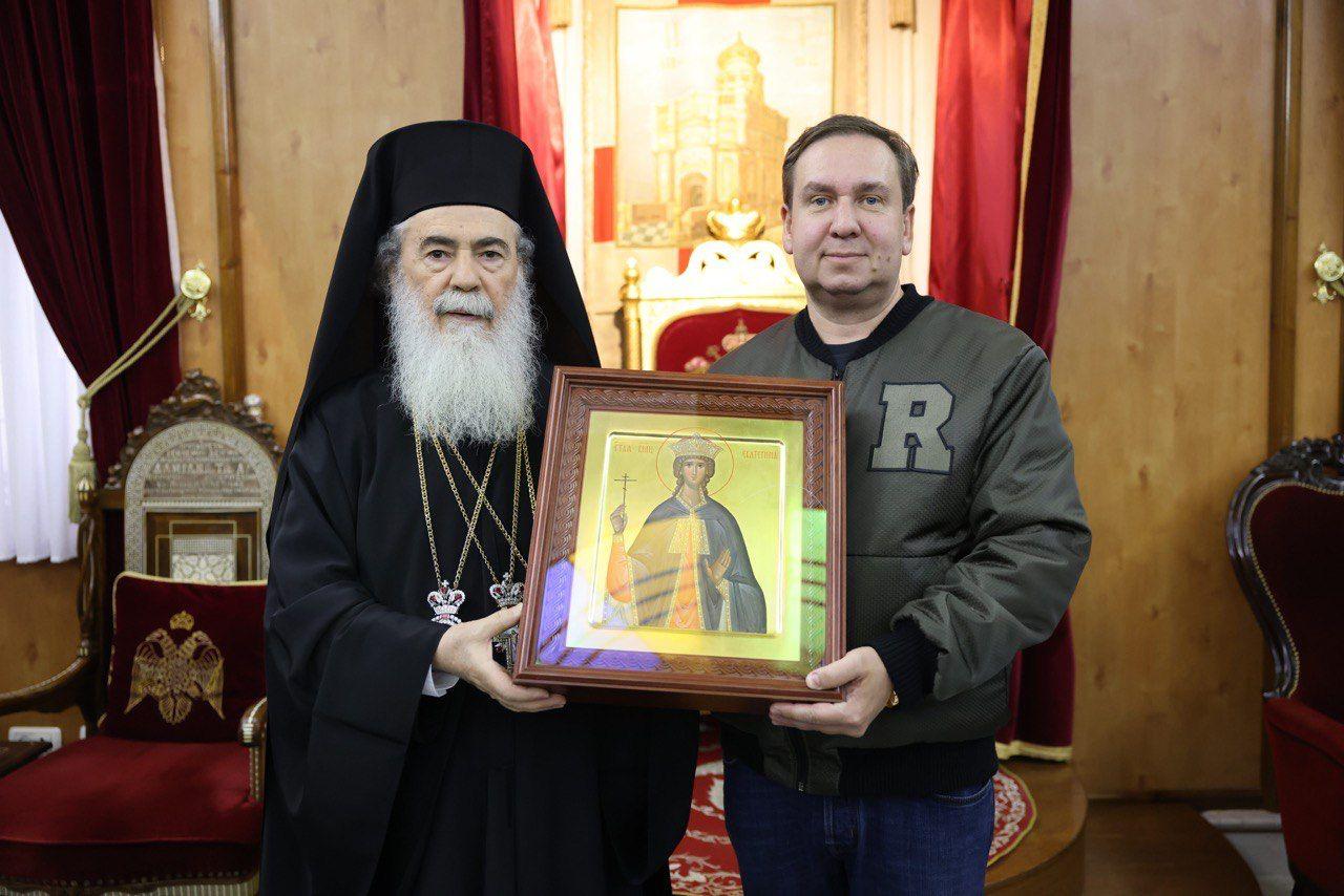 Патриарху Иерусалима передали икону, написанную уральским священником  - Фото 1