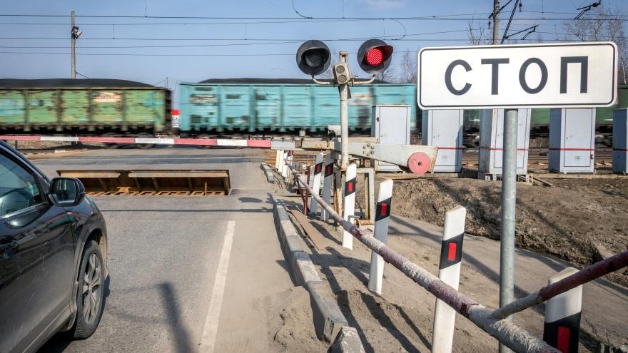 Более 200 железнодорожных переездов обновит СвЖД в 2023 году - Фото 1