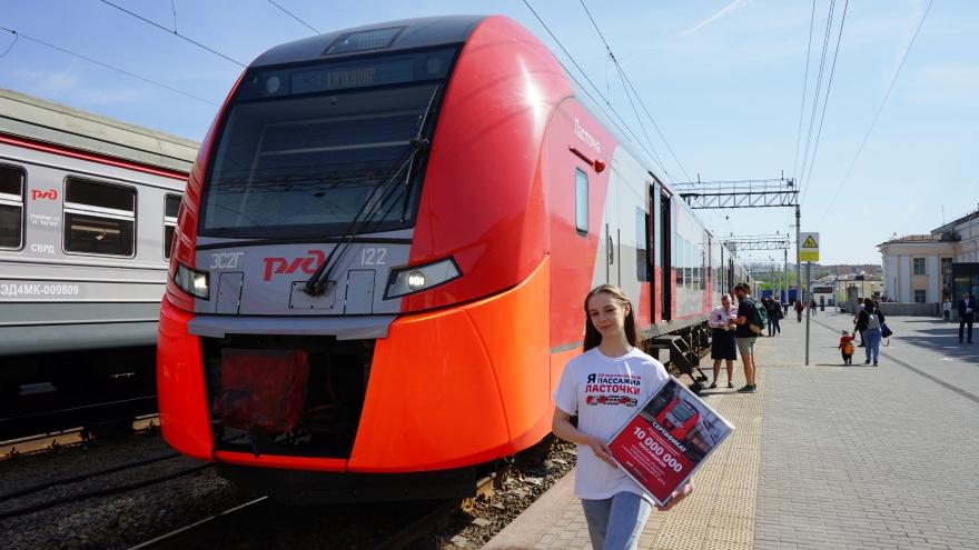 Пригородные «Ласточки» СвЖД в Свердловской области перевезли 10 миллионов пассажиров - Фото 1