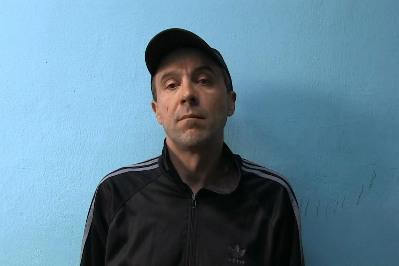 В Екатеринбурге полиция задержала разбойника-неудачника, который сбежал с места преступления без денег - Фото 1