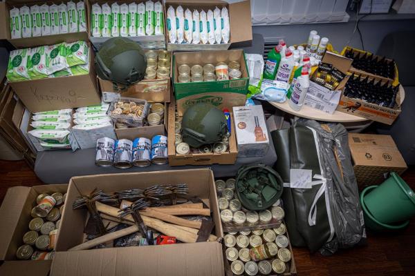 Депутат Алексей Вихарев направил амуницию и гуманитарную помощь в зону СВО