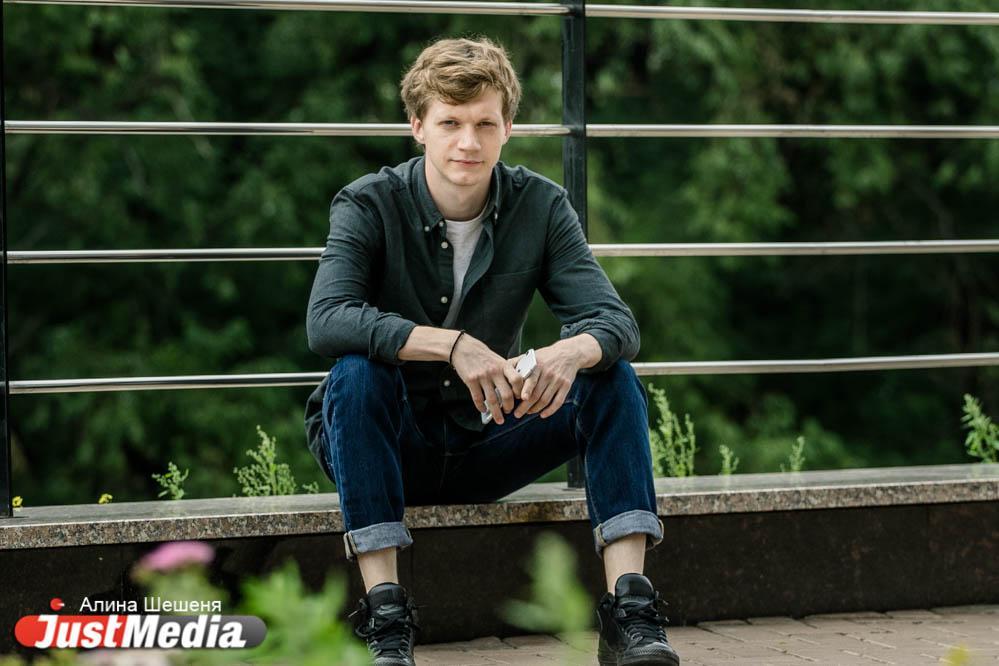 Екатеринбургский депутат, получивший контузию, вновь уехал в зону СВО - Фото 1