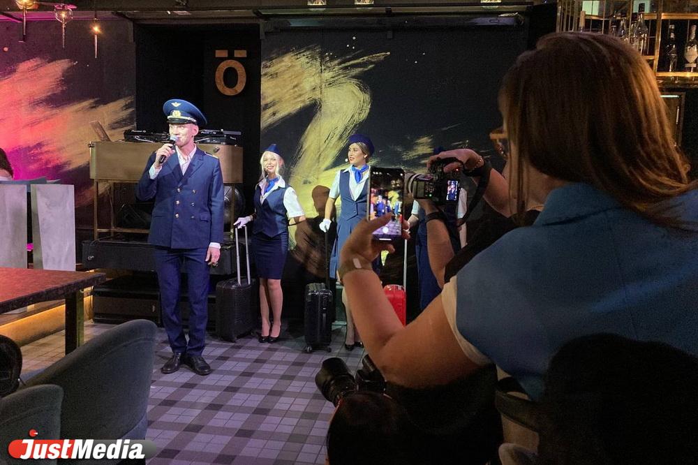 Из Екатеринбурга в Сингапур: в «Огоньке» спектаклем представили новое меню - Фото 1