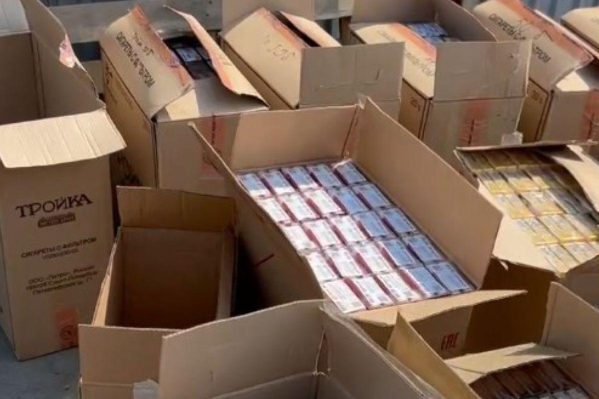 В Екатеринбурге выявили склад с поддельными духами - Фото 1