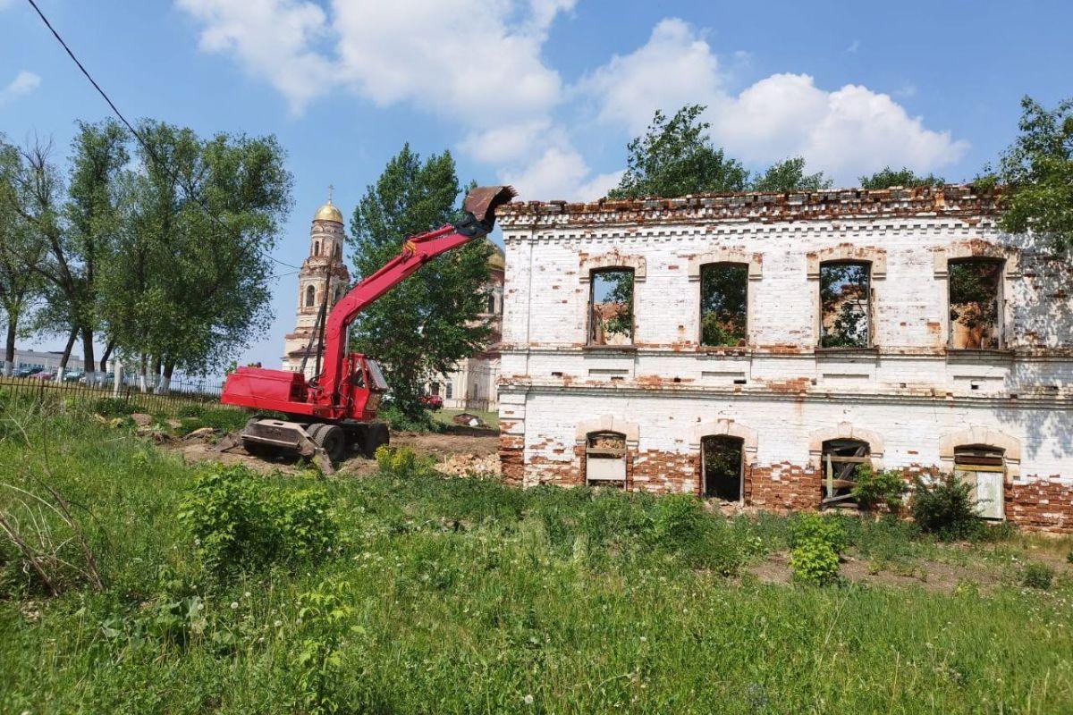 Под Екатеринбургом сносят старинную усадьбу XIX века из маршрута URALRUIN - Фото 1