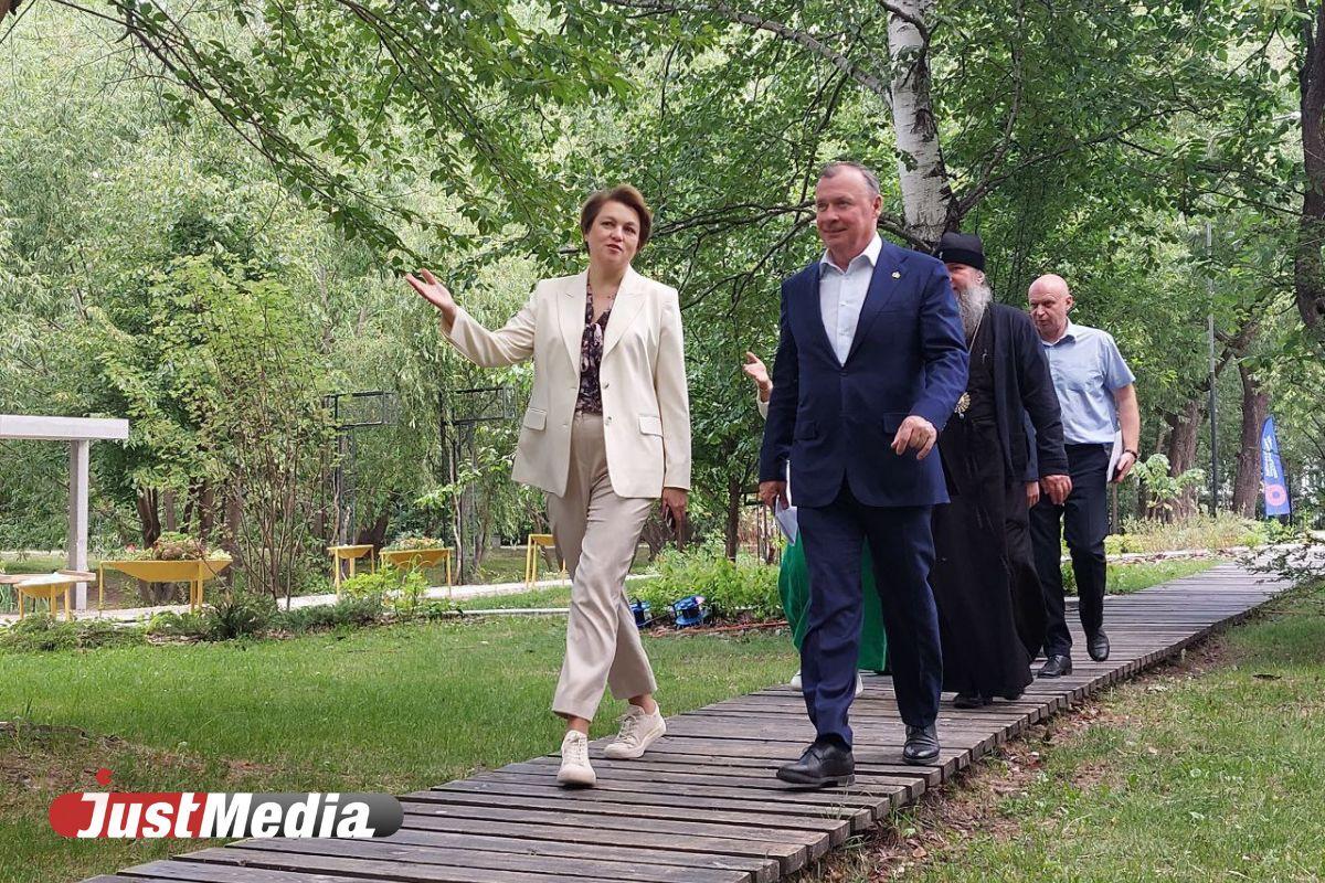Алексей Орлов поздравил педагогов победителей профконкурсов в формате торжественного пикника - Фото 1