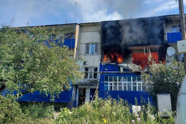 ВСУ обстреляли многоквартирный дом в Курской области