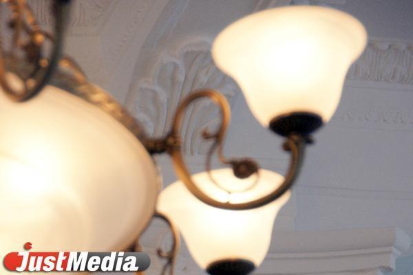 В Екатеринбурге жильцы десятков домов на ВИЗе и Эльмаше остались без электричества - Фото 1