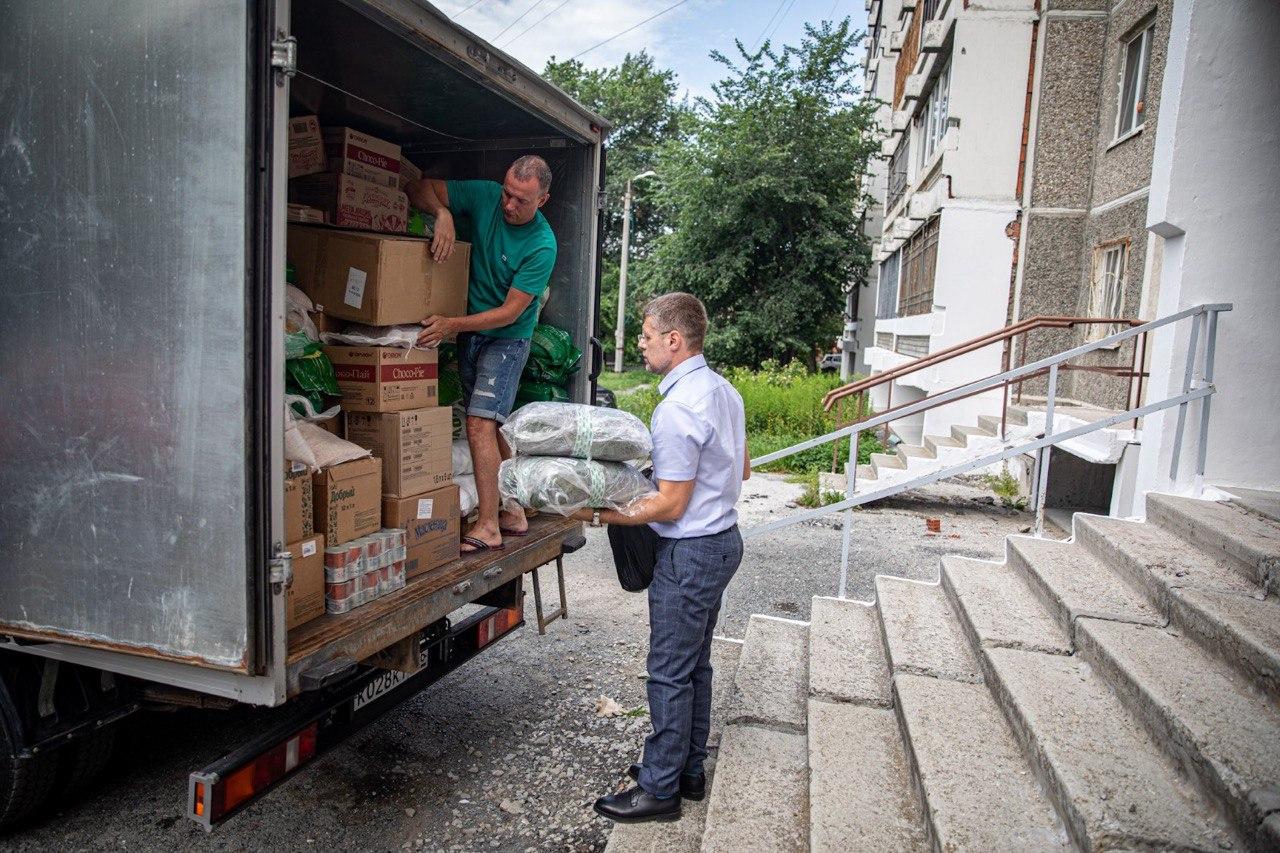 Депутат Дмитрий Николаев отправил участникам СВО спецтехнику, медикаменты и маскировочные сети - Фото 1