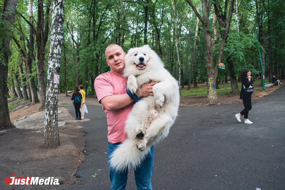 Алексей, инженер и его друг Арчибальд: «Не стоит унывать». В Екатеринбурге +25 градусов - Фото 1