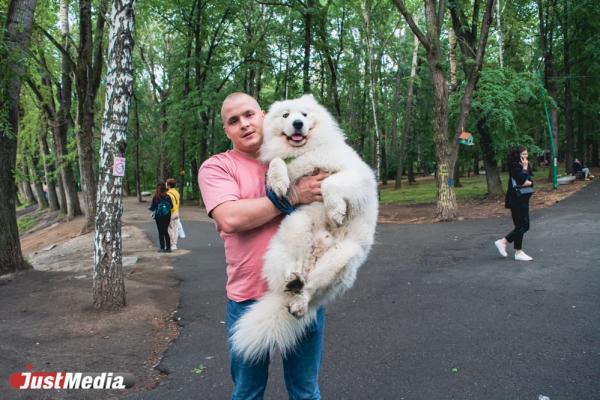 Алексей, инженер и его друг Арчибальд: «Не стоит унывать». В Екатеринбурге +25 градусов