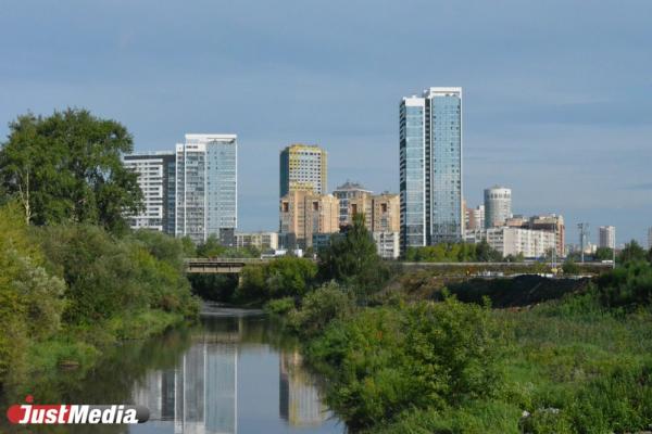 «Все идет по плану». Рустам Галямов проинспектировал строительство городской инфраструктуры  - Фото 1