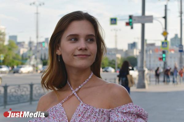 Полина Водолазова, специалист по камню: «Как хорошо, что погода дает нам отдохнуть». В Екатеринбурге +22 градуса