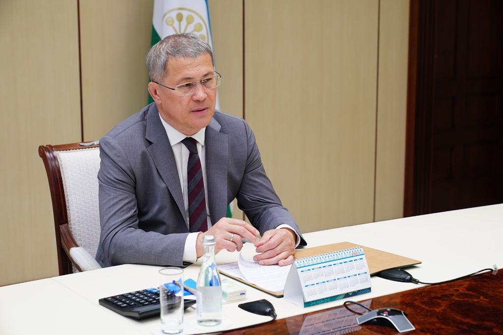 Глава Башкирии Радий Хабиров уговорил добровольца с гранатой сдаться полиции - Фото 1