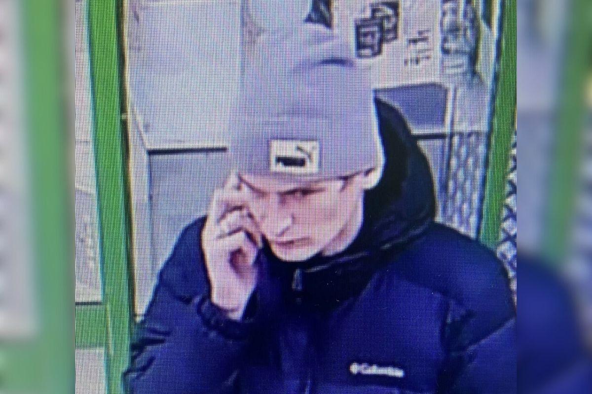 В Екатеринбурге полиция разыскивает орехового вора с Эльмаша - Фото 1