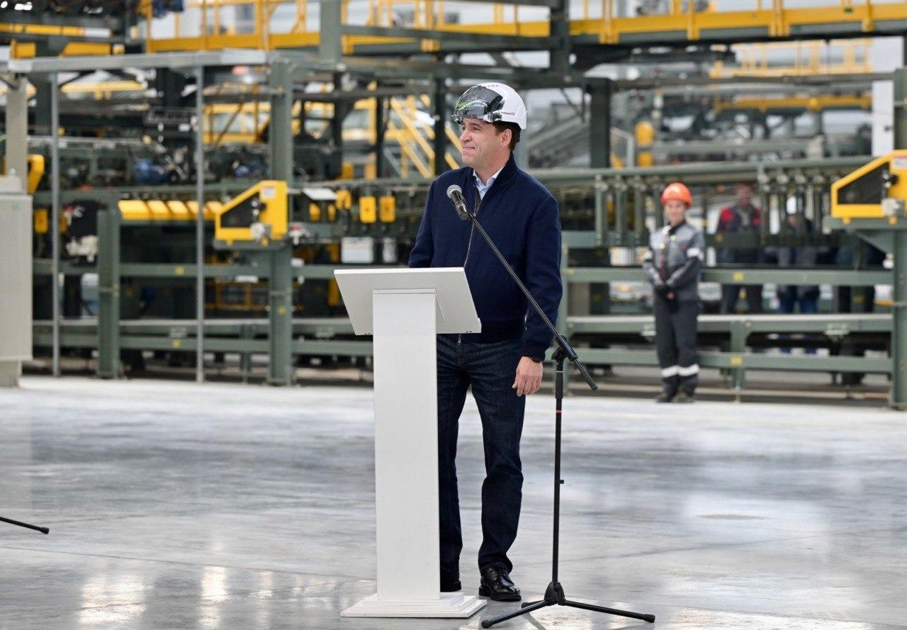 Евгений Куйвашев осмотрел благоустройство Верхней Туры и запустил новый завод - Фото 1