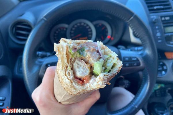 В Курской области молодая девушка умерла после того, как съела шаурму - Фото 1