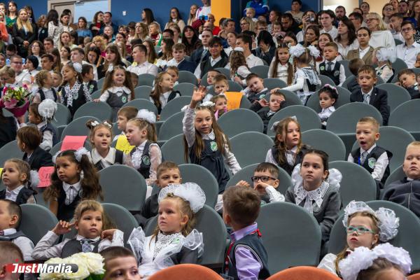 Первоклассники школы №31 рассказали Евгению Куйвашеву, кем хотят стать - Фото 1