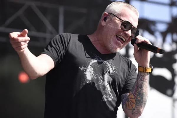 Экс-вокалиста Smash Mouth Стива Харвелла поместили в хоспис - Фото 1