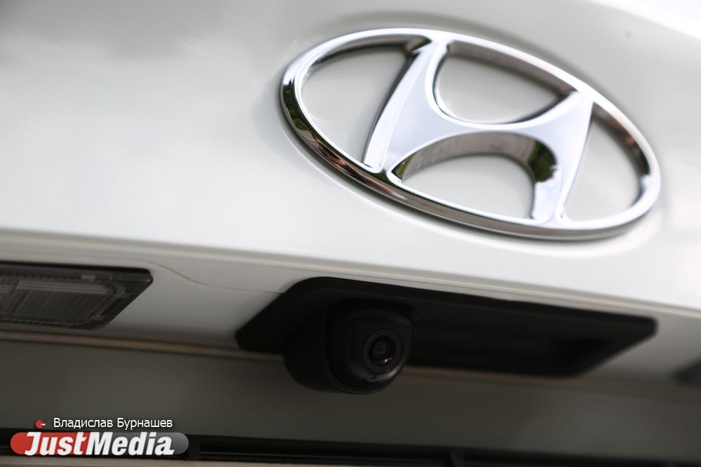 У екатеринбуржца за долги по алиментам приставы забрали иномарку и земельный участок - Фото 1