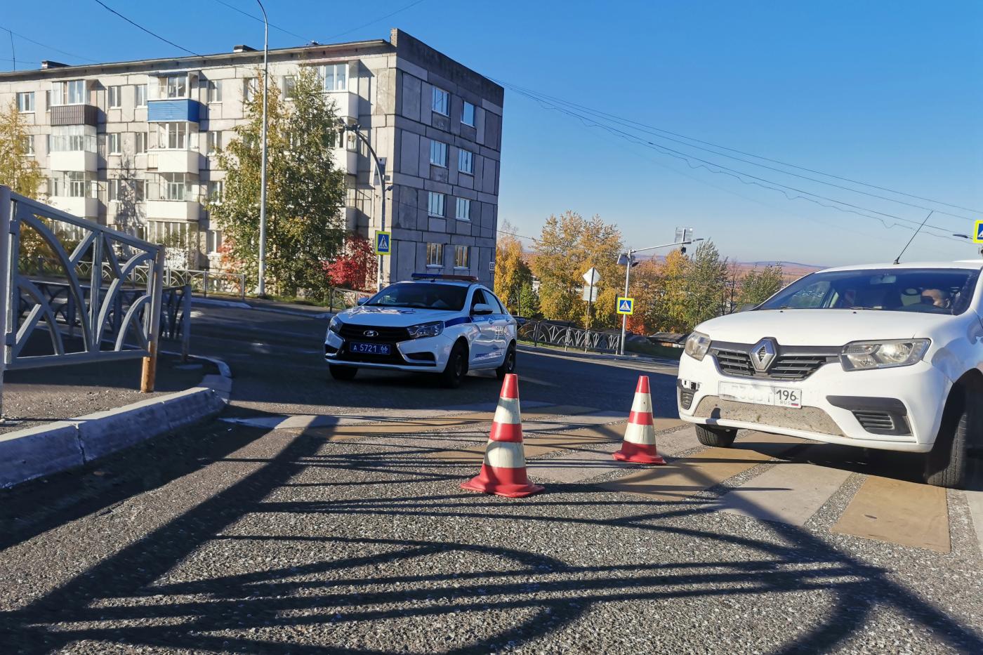 В Качканаре водитель «Рено» сбил двух пешеходов на «зебре» - Фото 1