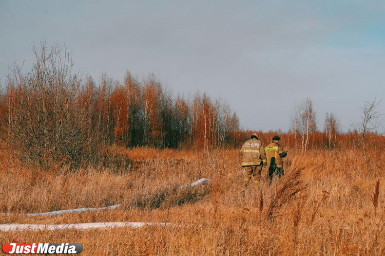 В Свердловской области бизнесмена нашли мертвым с ружьем в поле - Фото 1