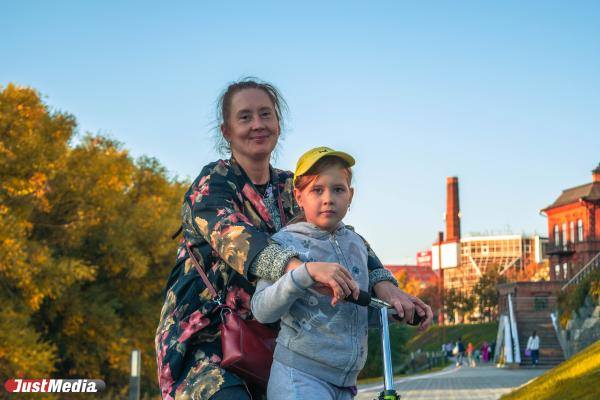 Бухгалтер Эля и школьница Марго: «В Сочи – жарища, а у нас не так жарко». В Екатеринбурге +7 градусов