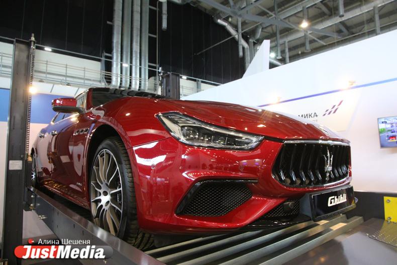 Свердловская область вошла в топ-5 регионов по числу люксовых авто - Фото 1