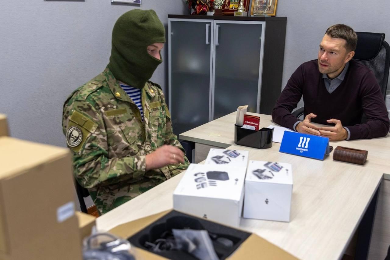 Алексей Вихарев передал в зону СВО оборудование и квадрокоптеры - Фото 1