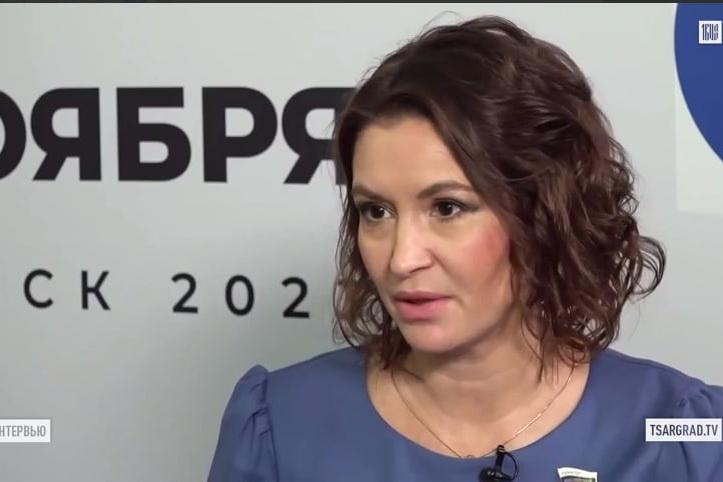 Сенатор Павлова призвала девушек рожать вместо учебы в вузах - Фото 1