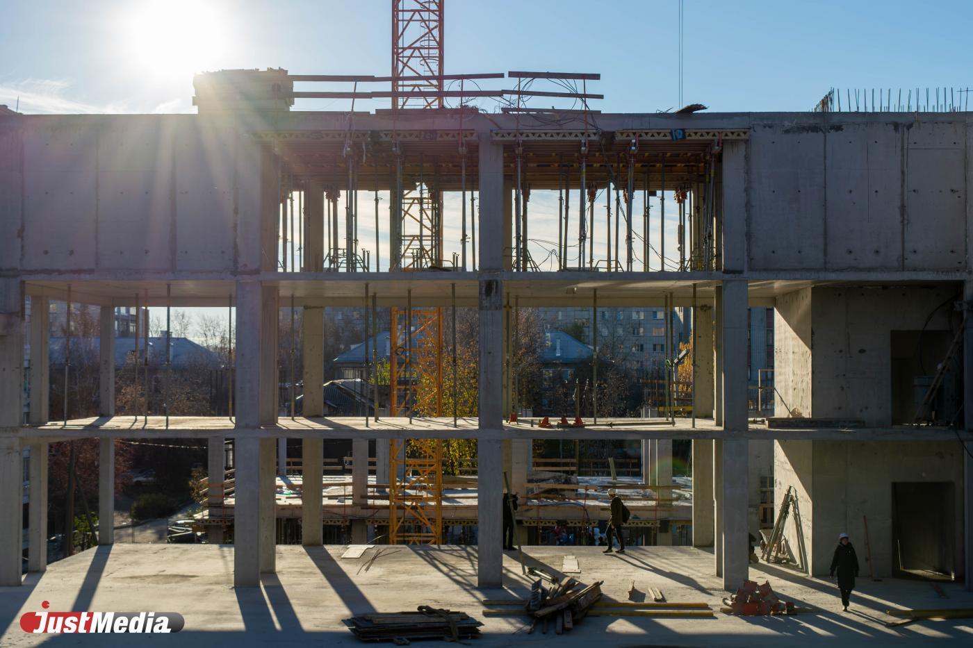 В Свердловской области построят восемь поликлиник и шесть школ - Фото 1