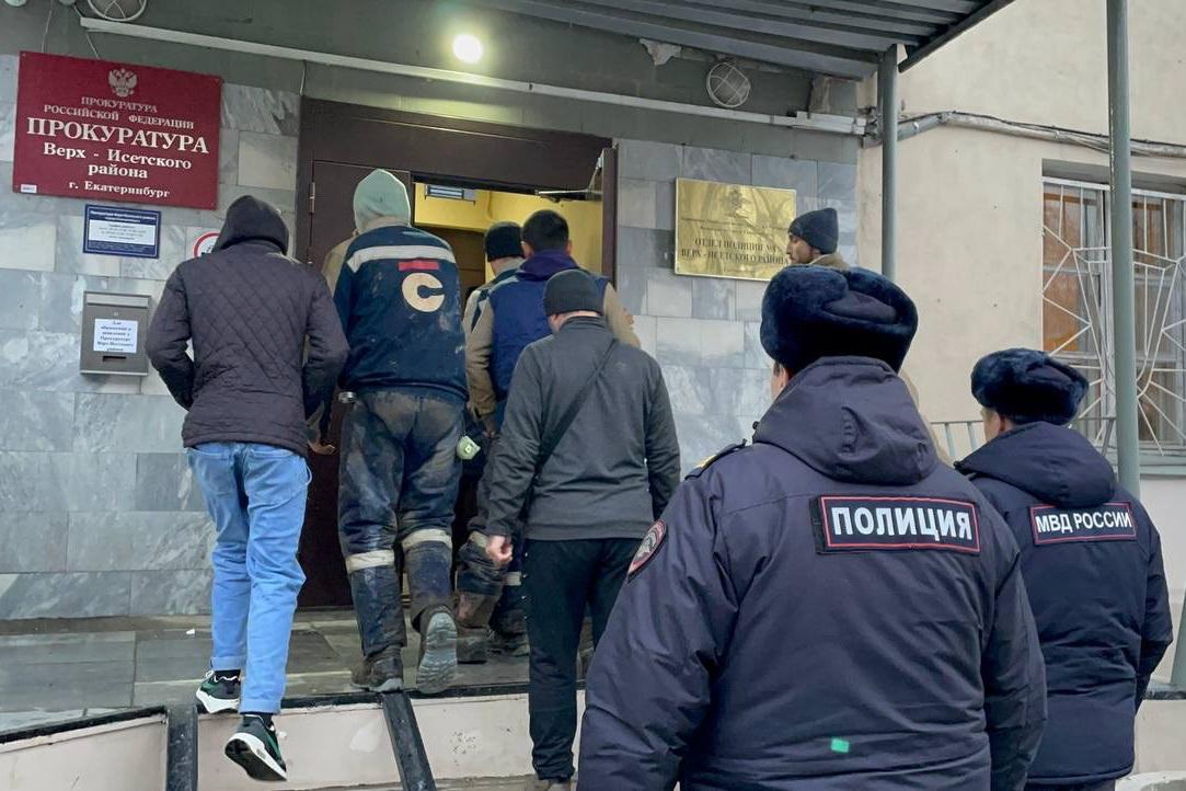 В Академическом районе силовики провели облаву на мигрантов - Фото 1