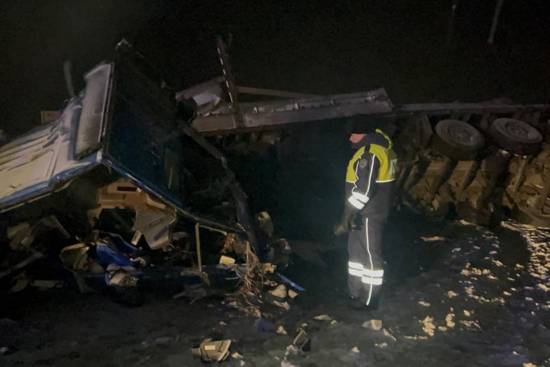 На Тюменском тракте водитель ВАЗа спровоцировал смертельное ДТП - Фото 1