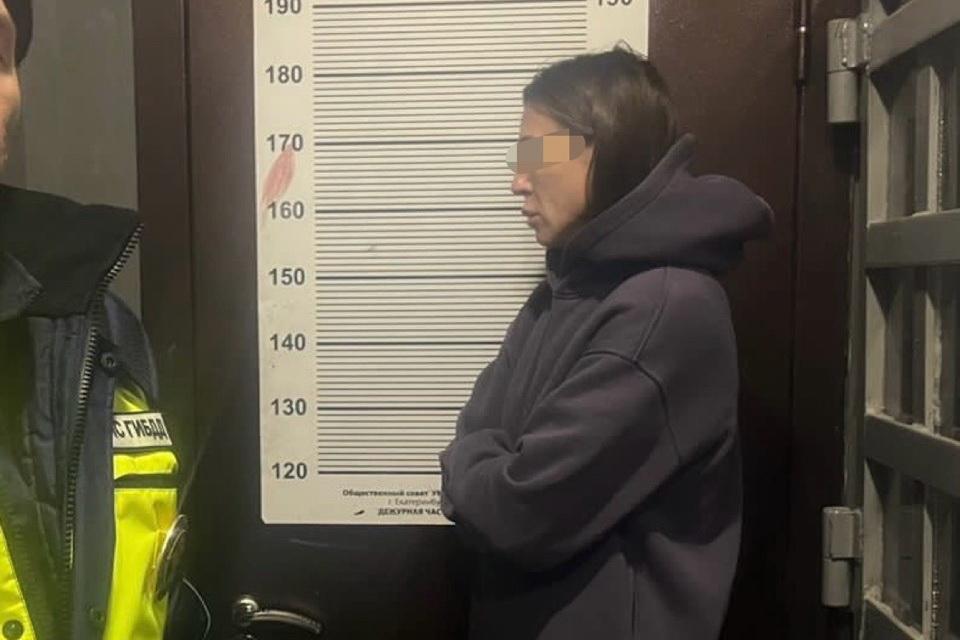 В Екатеринбурге закладчица «заблудилась» в лесополосе - Фото 1