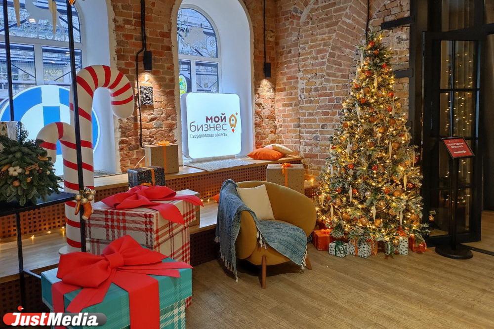 В «Домне» открылась предновогодняя ярмарка самозанятых - Фото 1